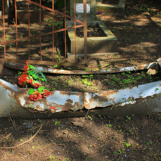 Старое кладбище Таганрога. Могила без о/з