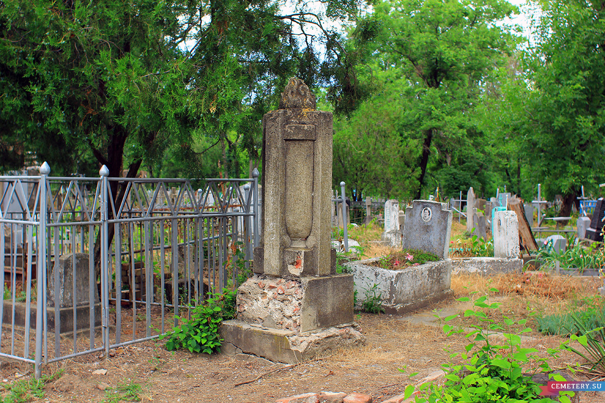Старое кладбище Таганрога. Красноармеец
