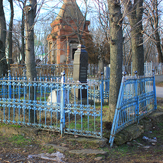 Старое кладбище Таганрога. Фамильный участок Лукиных-Ксинтарис