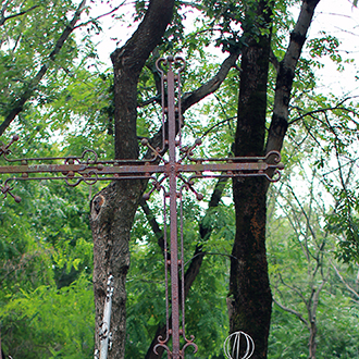 Старое кладбище Таганрога. Кованный крест без о/з
