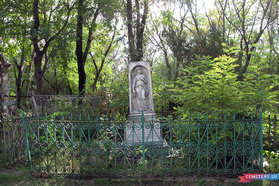 Старое кладбище Таганрога. Могила дочери греческого купца Михалтиано