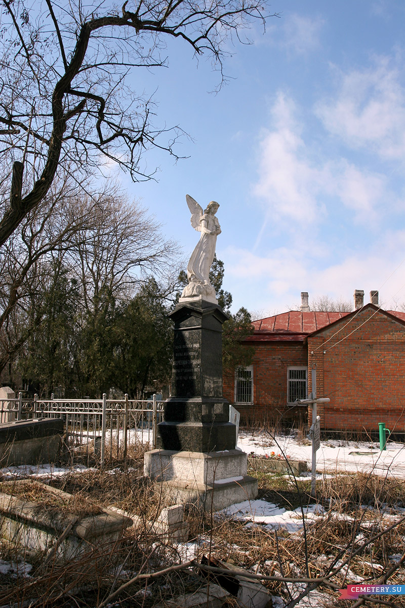 Старое кладбище Таганрога. Андреевы-Туркины у центральной аллеи